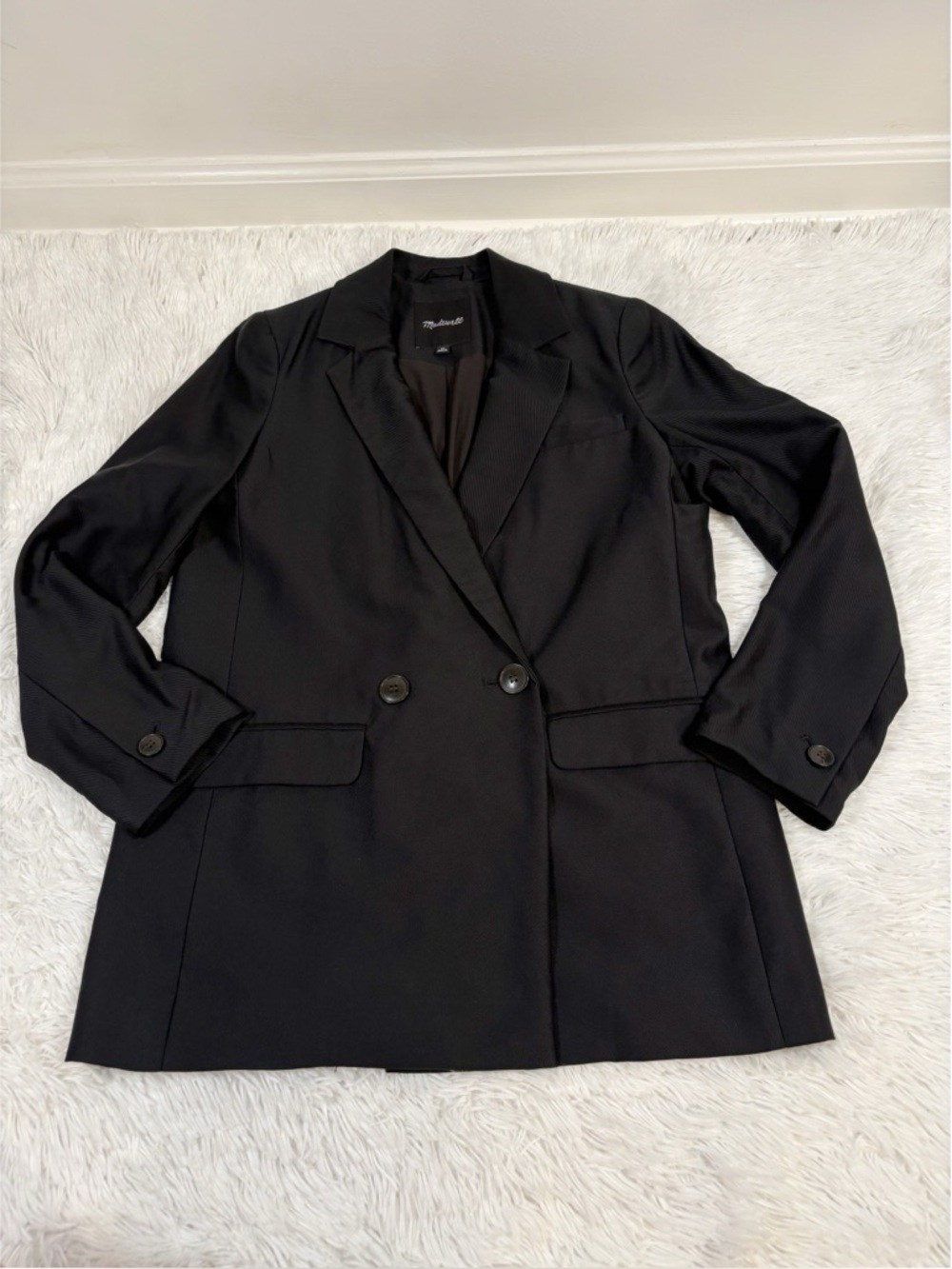 Madewell Women's Double-Breasted Blazer light weight in black relax fit